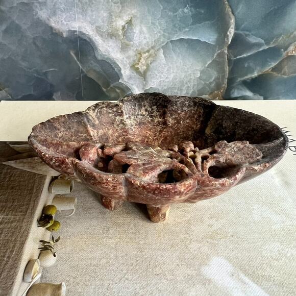 Unbranded Hand-carved SoapStone Trinket Soap Dish 5 x 3 Red Brown Pedestal Vtg - Picture 1 of 8